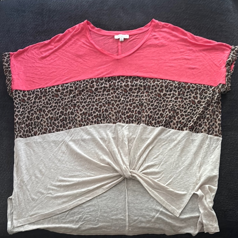 Umgee Women's Pink and Leopard Print Top